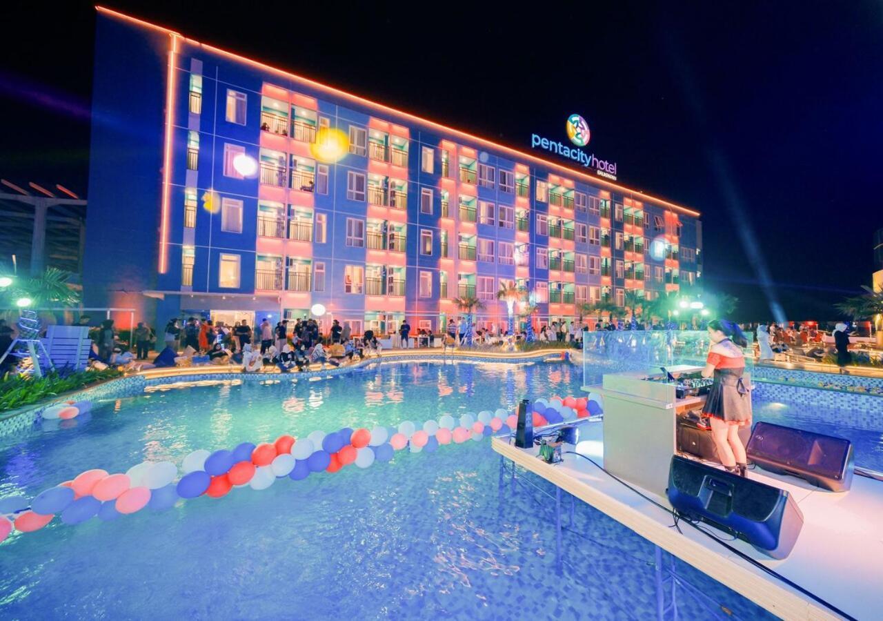 Pentacity Hotel Balikpapan Eksteriør bilde